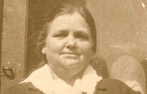 Annie_Moore